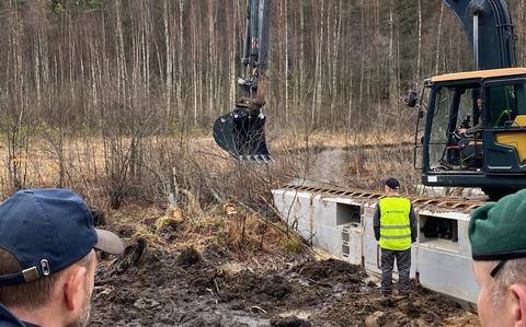 Army vehicle continues to sink into bog as Navy divers search for 4 US soldiers in Lithuania
