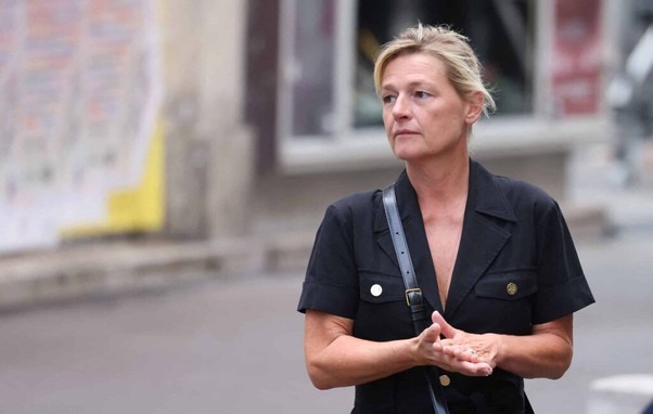 Anne-Élisabeth Lemoine hospitalisée : sa lèvre "complètement ouverte"