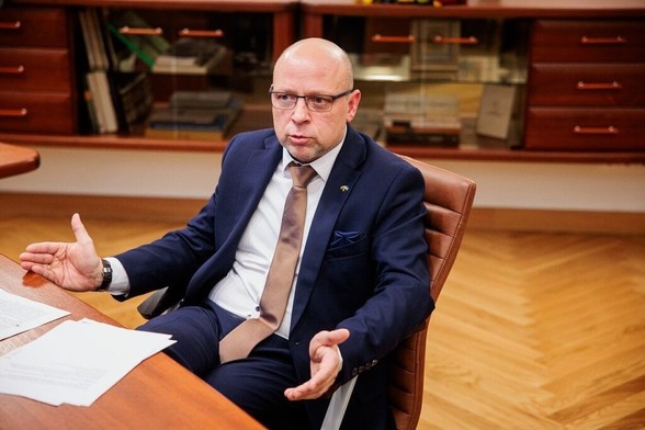 Delicious ministry costs: 13 thousand for chocolate, coffee for 40 thousand. euros. Former Minister invited and convicted to one of the representative dinners with former justice ministers.