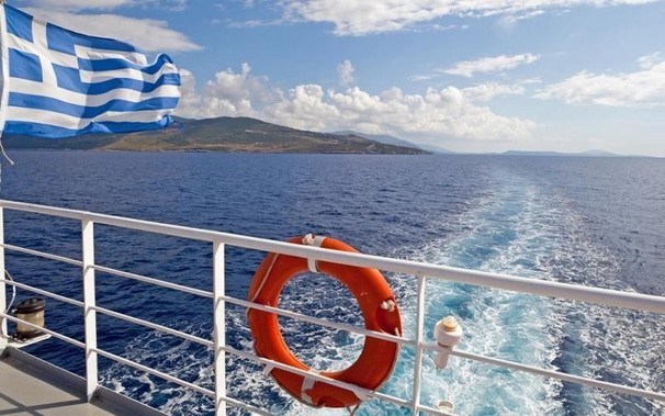 Gale-Force Northerly Winds up to 9 Beaufort in Greece, Drop in Temperature