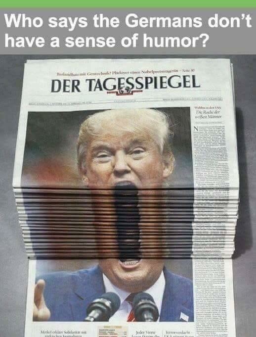 Der Tagesspiegel, ein Stapel von Zeitungen mit dem Bild von Trump suggerieren das Grossmaul