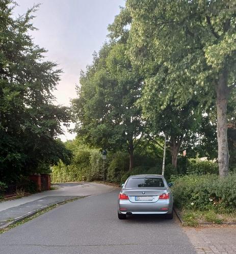 Beliebter Falschparker Spot bei der Bahnunterführung Lüner Weg.