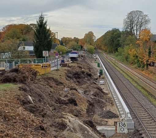 Bau eines Bahnsteigs