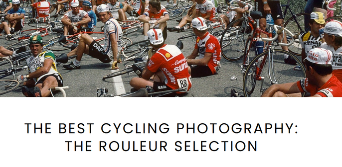 "The Best Cycling Photography: The Rouleur Selection"

Darüber ein Foto von sehr vielen Rennradfahrern, die mit ihren Rädern auf einer Straße sitzen.