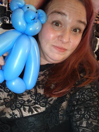 Selfie mit blauem Ballontier