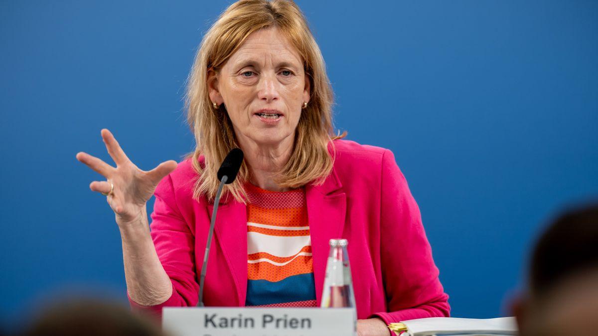 Frau #Prien